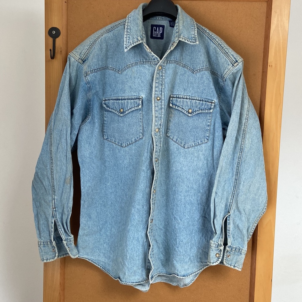 Vintage gap 100% cotton sz L mens pearl snap button denim shirt.